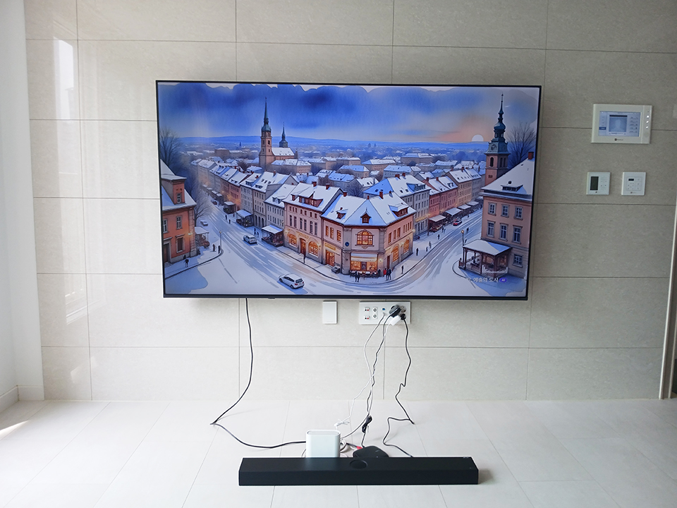 인천 서구 벽걸이TV설치 대형TV 선정리 벽걸이 TV 설치 시공 사진 1