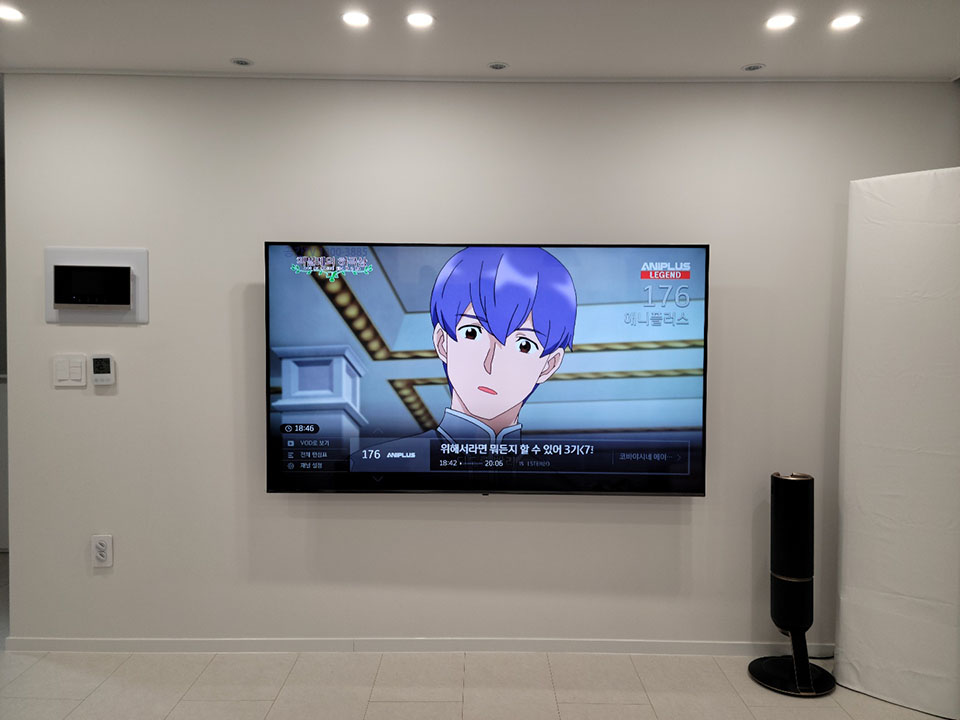부산 동래구 벽걸이TV설치 거실 맞춤 선정리 벽걸이 TV 설치 시공 사진 3