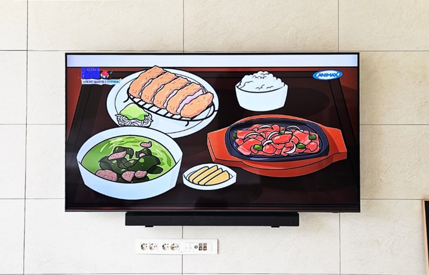수원 망포동 벽걸이티비설치 거실 맞춤 TV시공 벽걸이 TV 설치 시공 사진 2