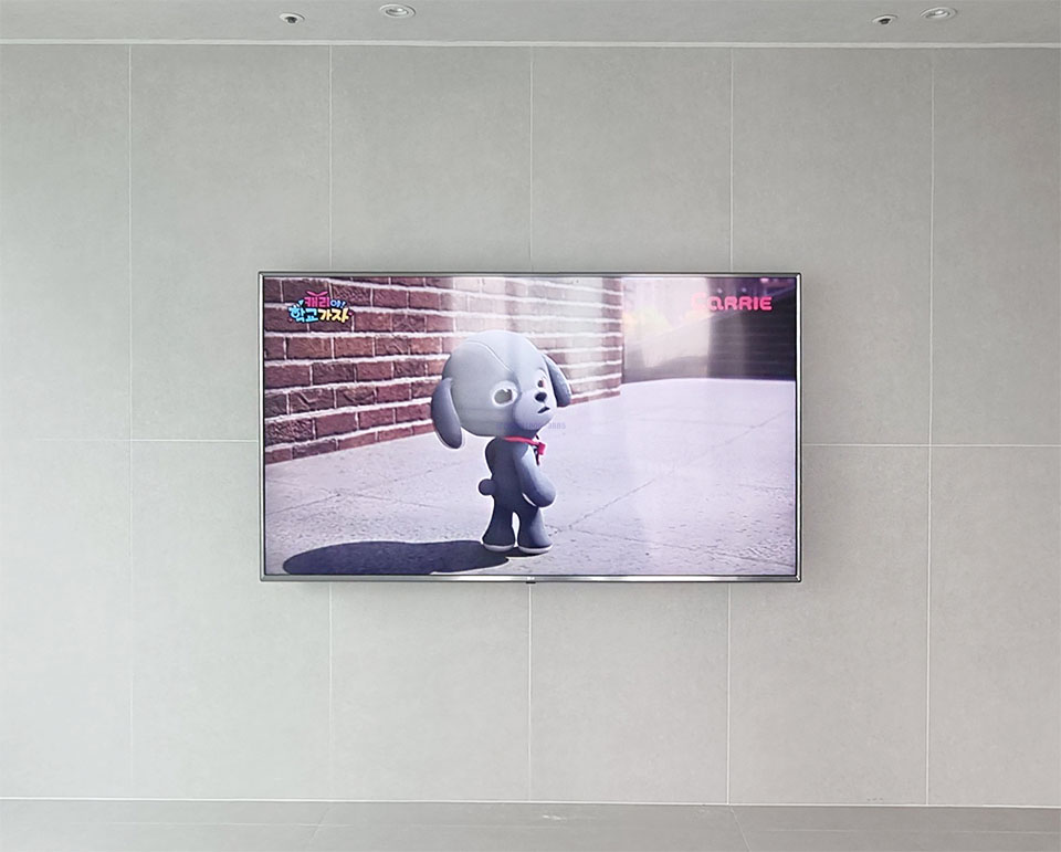 파주 운정동 벽걸이티비설치 거실 맞춤 시공 벽걸이 TV 설치 시공 사진 1