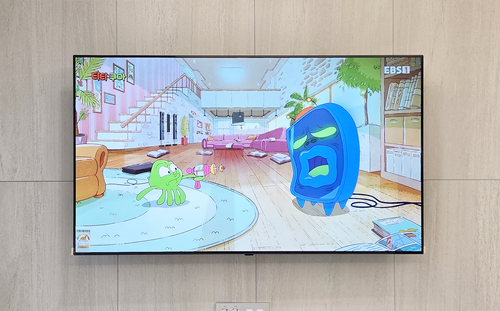 인천 서구 벽걸이TV설치 대형TV 선정리 벽걸이 TV 설치 시공 사진 3