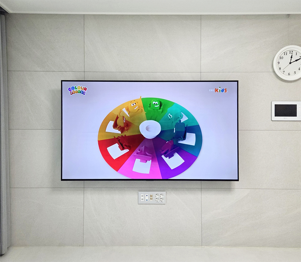 판교 벽걸이티비설치 대형TV 아파트 전문 시공 벽걸이 TV 설치 시공 사진 1