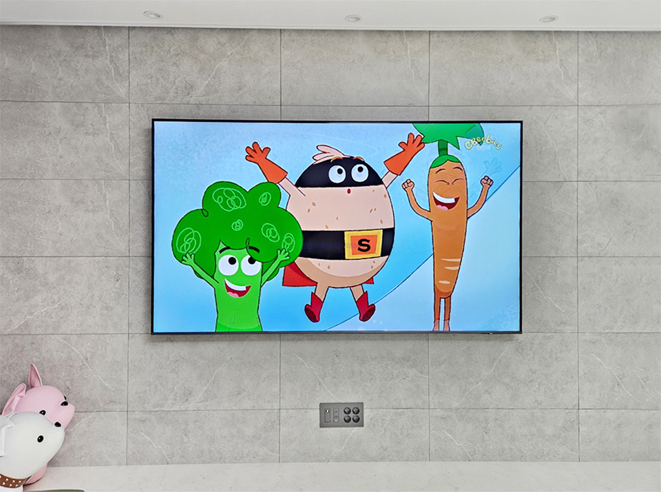 오산 벽걸이티비설치 대형TV 거실 맞춤 전문 시공 벽걸이 TV 설치 시공 사진 4