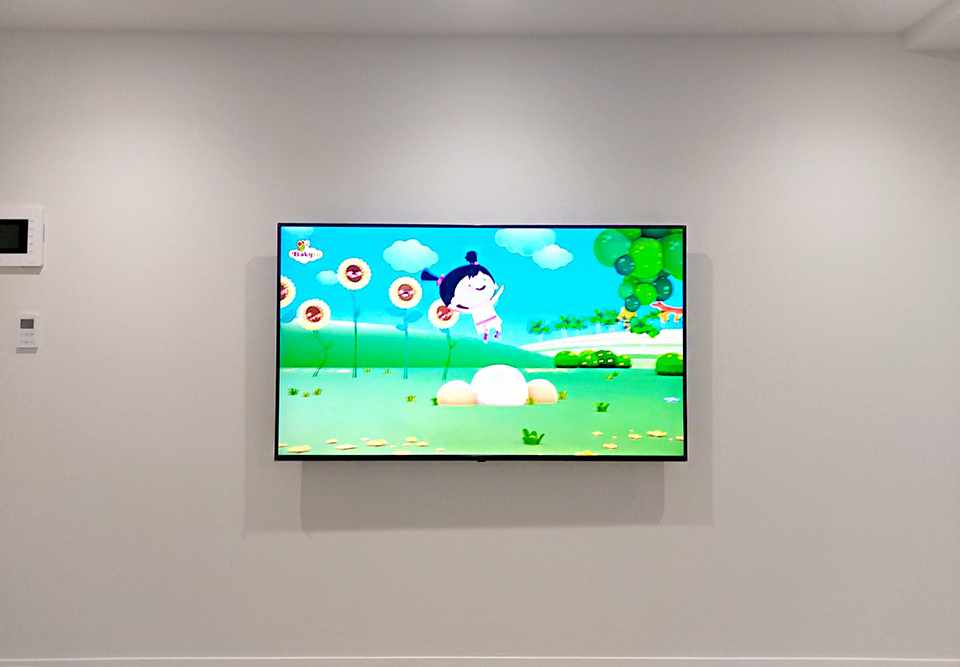 수원 영통구 벽걸이티비설치 대형TV 맞춤 시공 벽걸이 TV 설치 시공 사진 4
