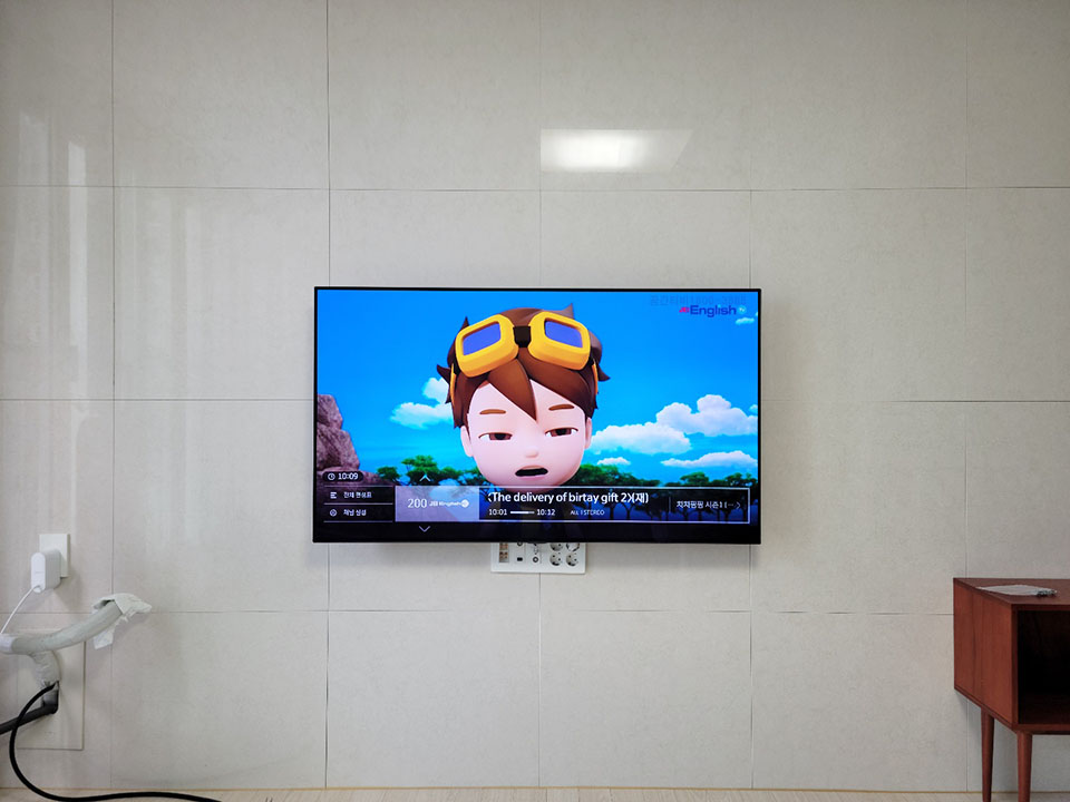 부산 강서구 벽걸이TV설치 신축아파트 선정리 벽걸이 TV 설치 시공 사진 2