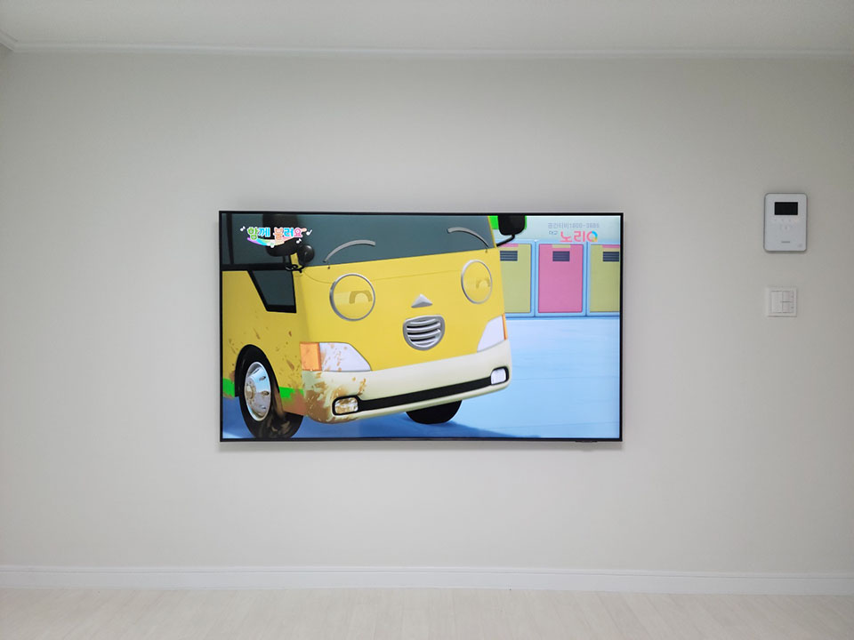 부산 벽걸이TV설치 대형TV 선정리 벽걸이 TV 설치 시공 사진 4