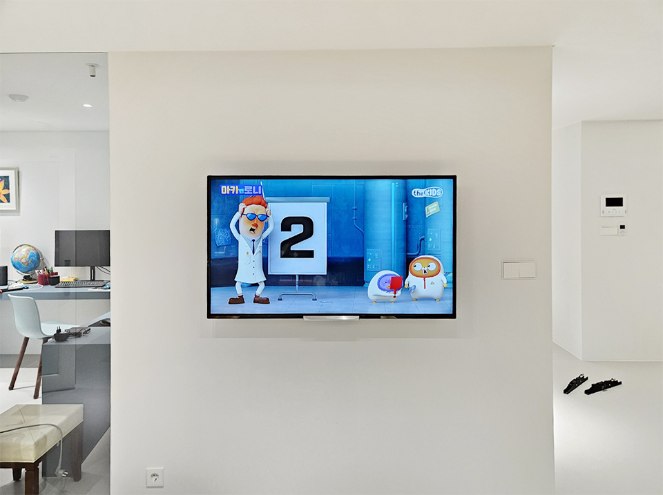 서울 강남구 벽걸이티비설치 대형TV 맞춤 시공 벽걸이 TV 설치 시공 사진 3